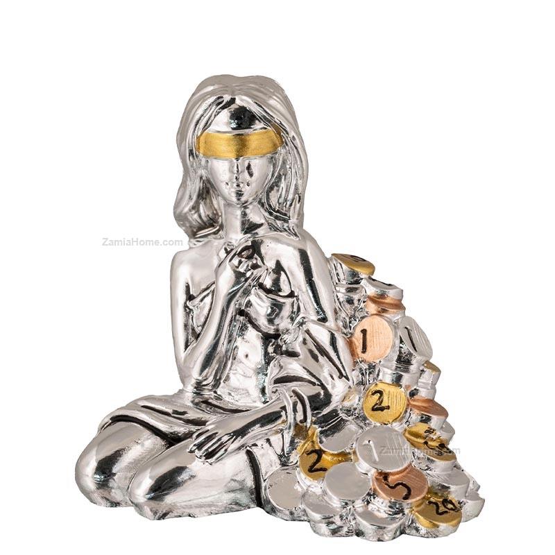 Kneeling lady luck