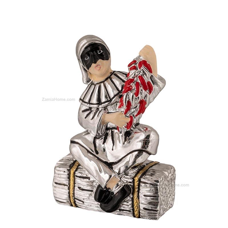 Pulcinella with chili peppers
