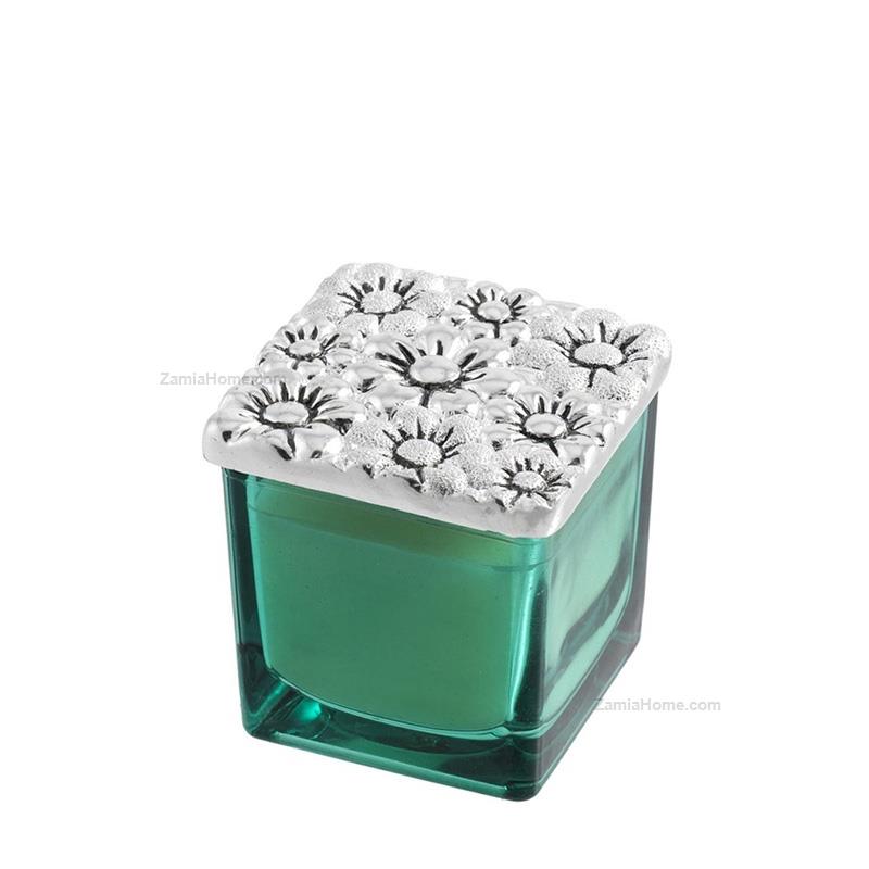Squared small vase with candle