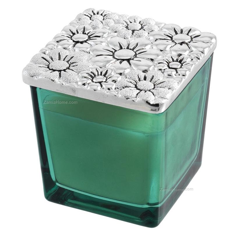 Squared small vase with candle