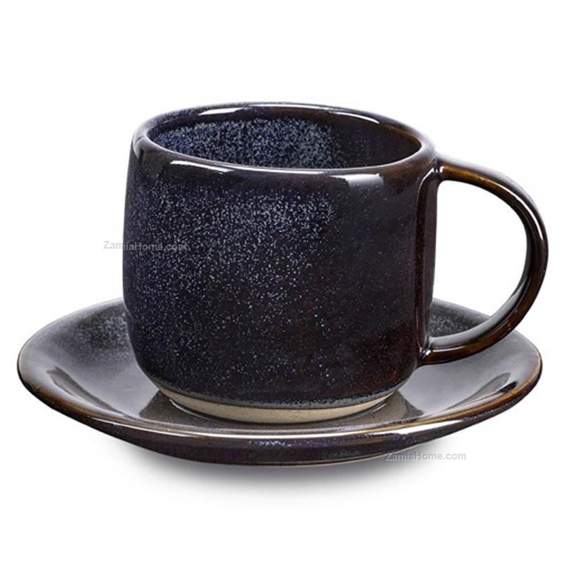Breakfast cups biscuit black
