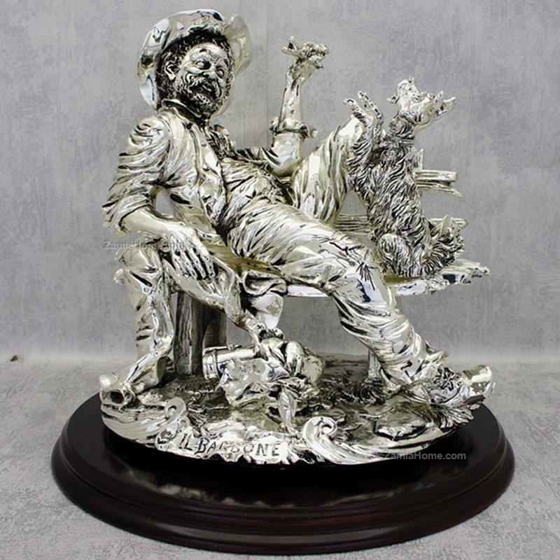 Tramp statue