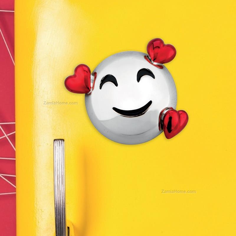 Emoji magnet smile in love