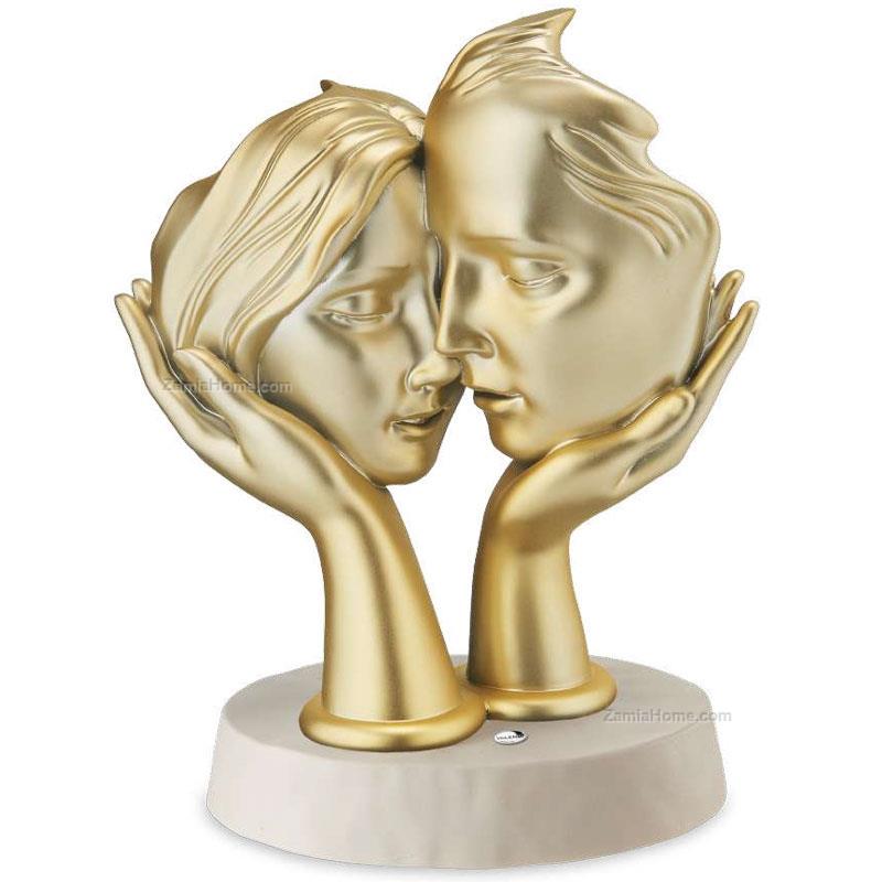 Sculpture the kiss gold